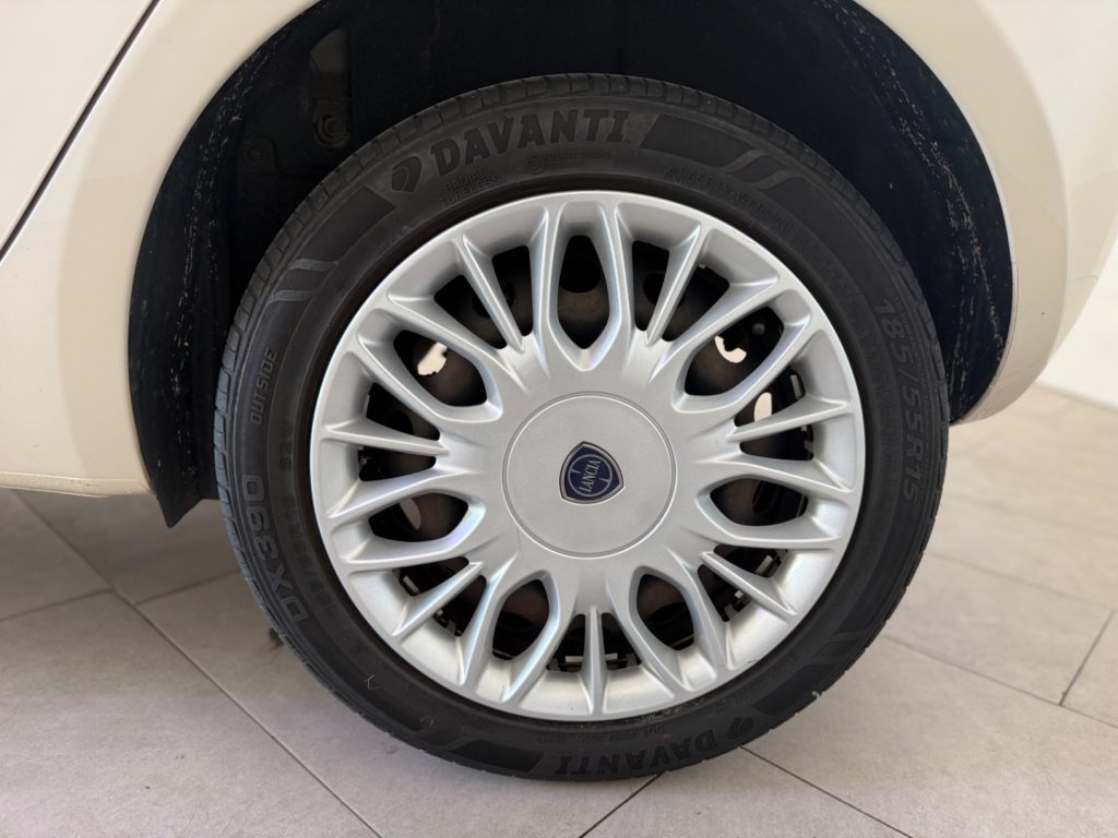 LANCIA Ypsilon 1.2 69 CV 5 porte. Platinum - 18