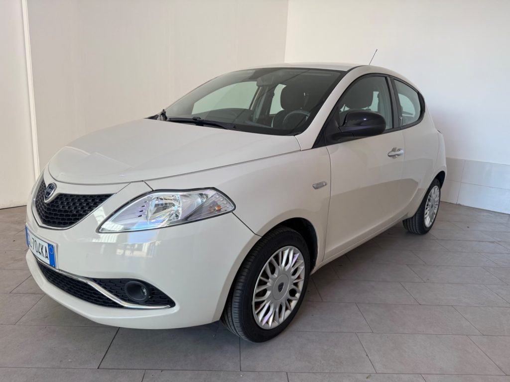 LANCIA Ypsilon 1.2 69 CV 5 porte. Platinum - 19