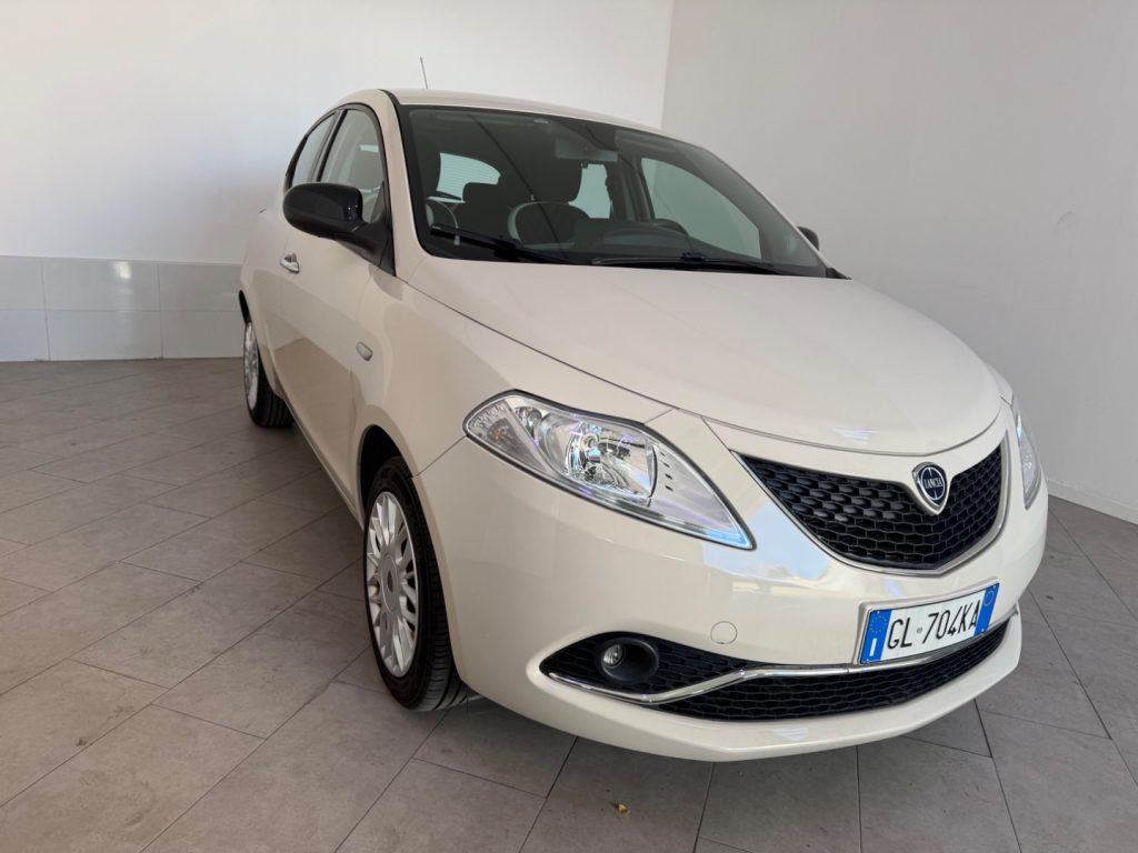 LANCIA Ypsilon 1.2 69 CV 5 porte. Platinum - 20