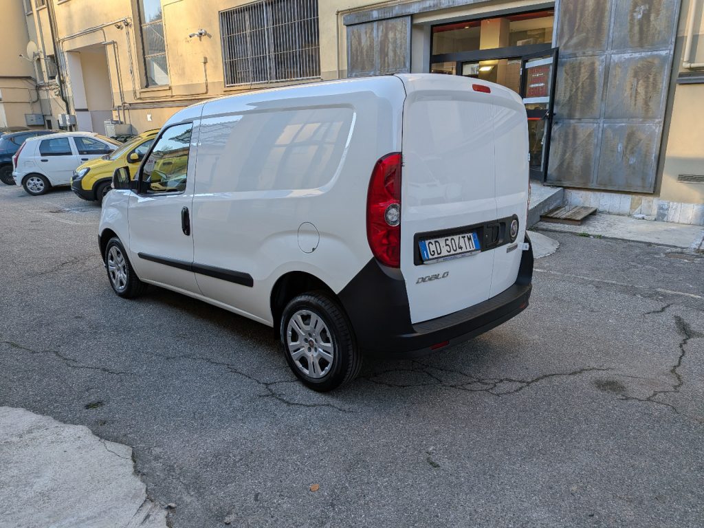 FIAT Doblo 1.6 MJT 105CV S&S  3 posti PC-TN Cargo Lounge - 4