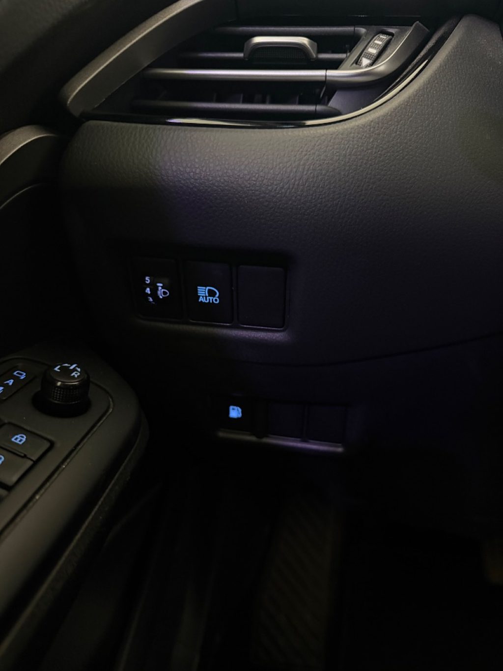 TOYOTA C-HR 1.8 Hybrid E-CVT GR Sport - 3