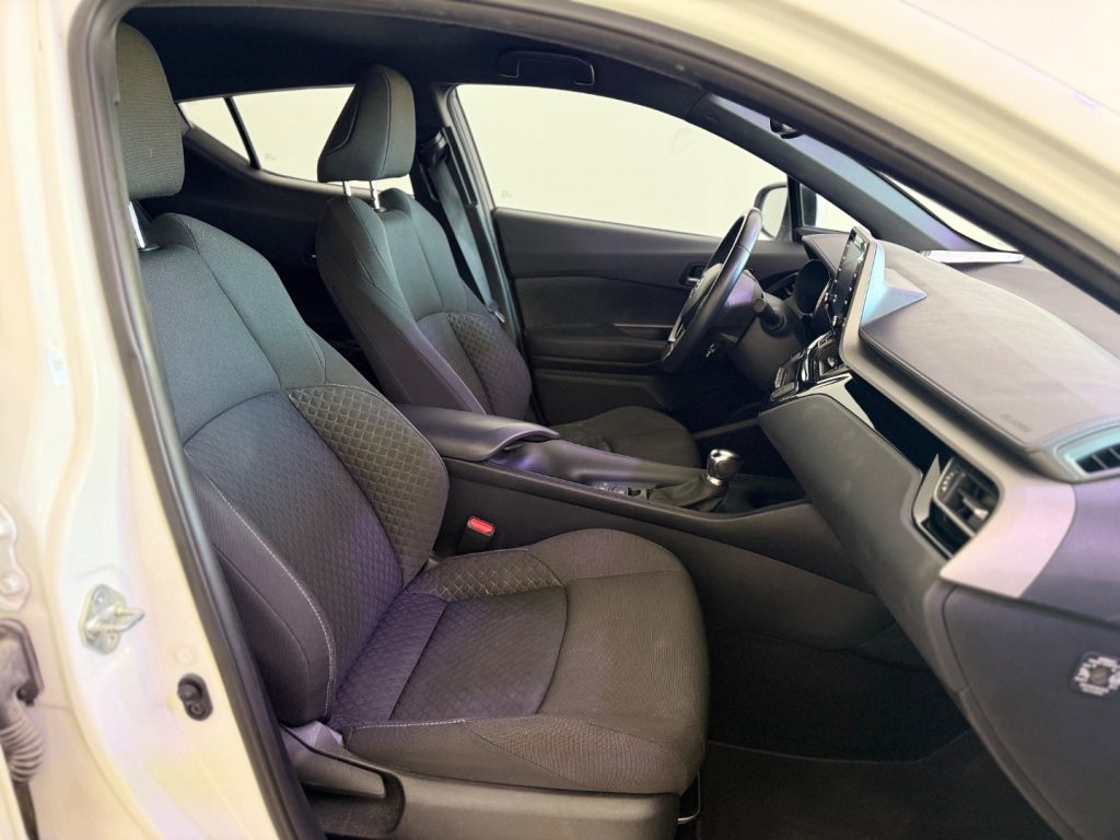 TOYOTA C-HR 1.8 Hybrid E-CVT GR Sport - 14