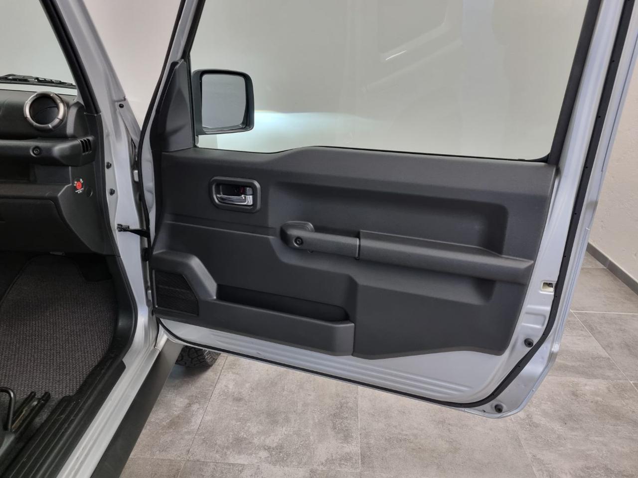 SUZUKI Jimny 1.5 5MT Top - 17