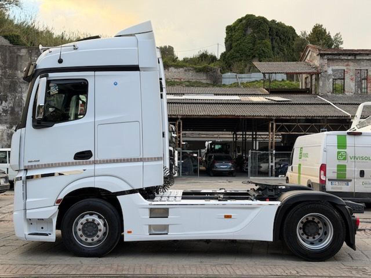 MERCEDES-BENZ ACTRO 1848 - 4