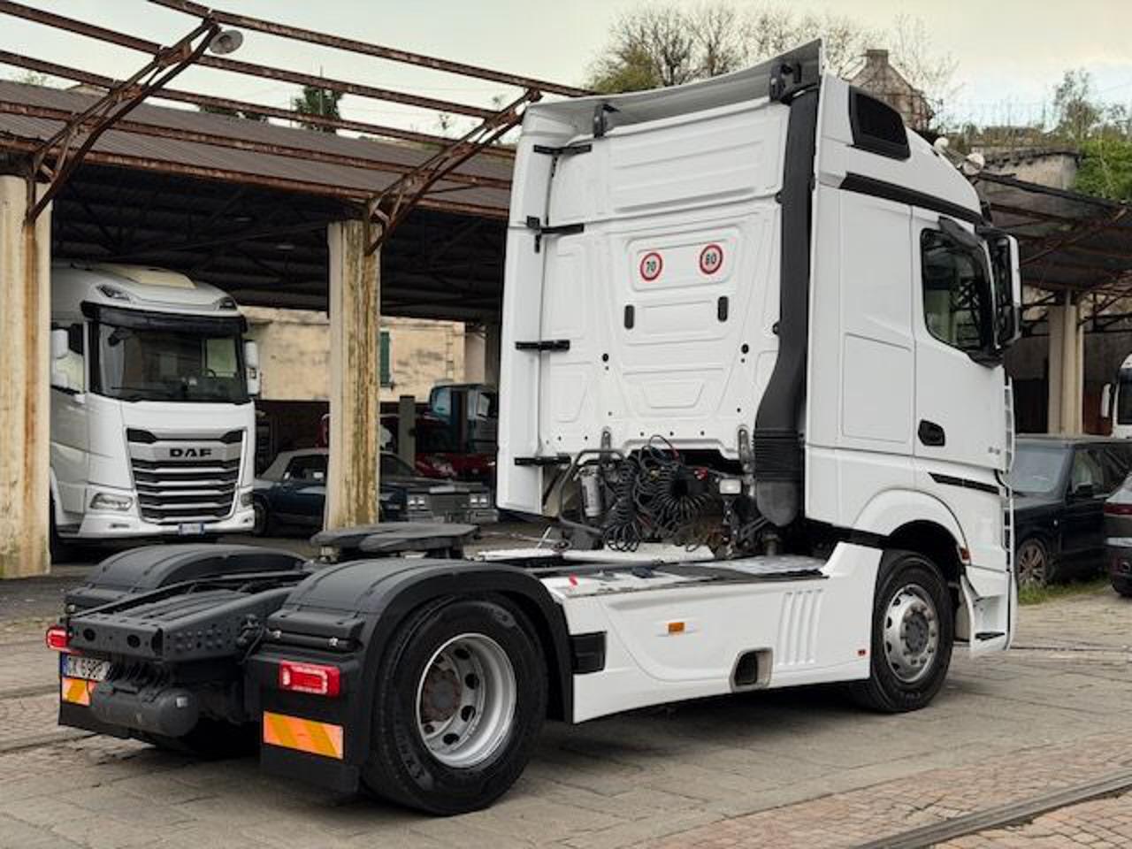 MERCEDES-BENZ ACTRO 1848 - 8