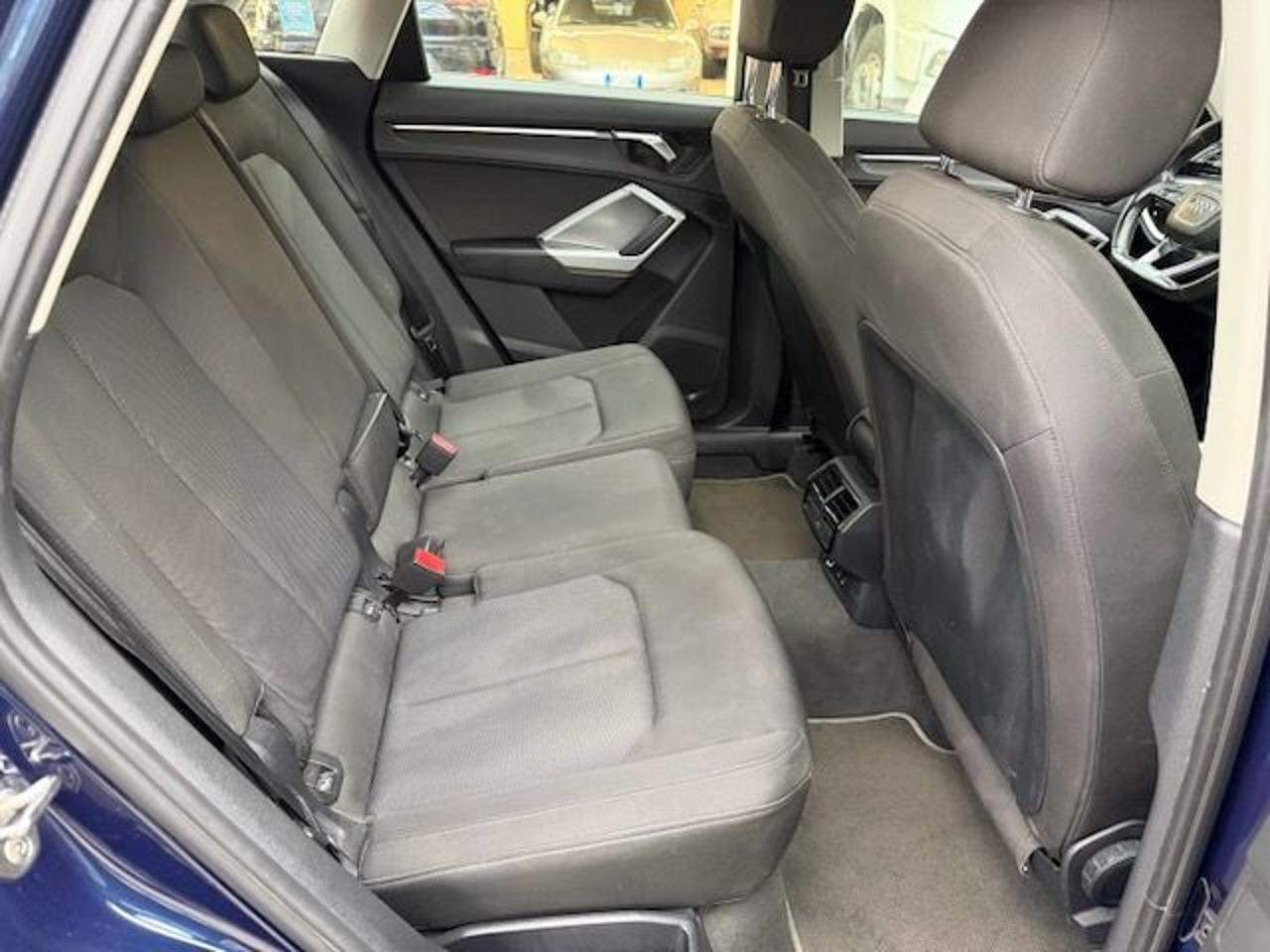 AUDI Q3 2.0 TDI 150 CV Business - 16