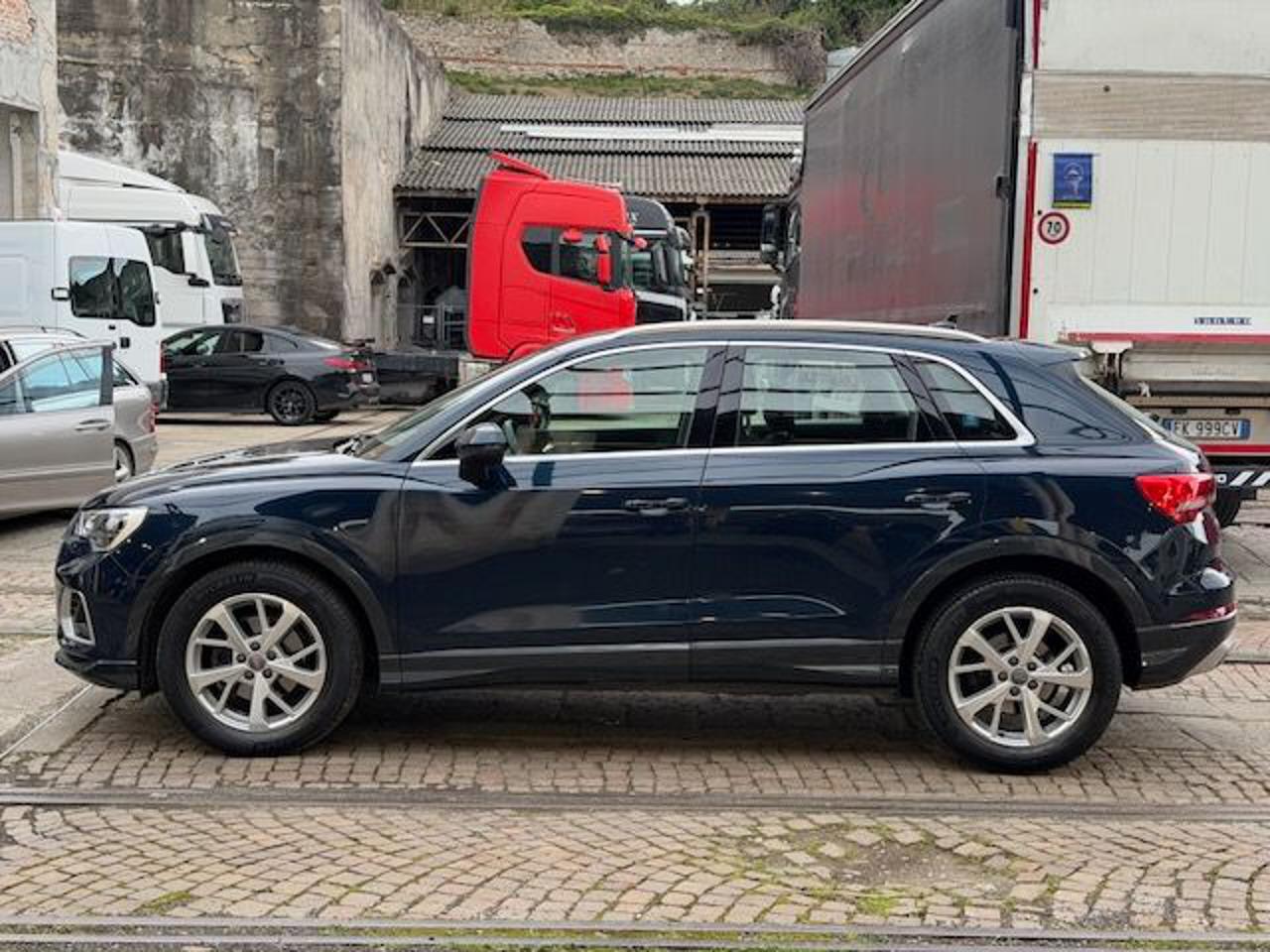 AUDI Q3 2.0 TDI 150 CV Business - 7