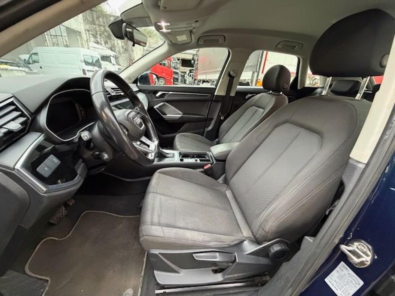 AUDI Q3 2.0 TDI 150 CV Business - 8