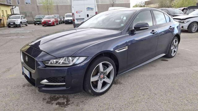 JAGUAR XE Blu metallizzato