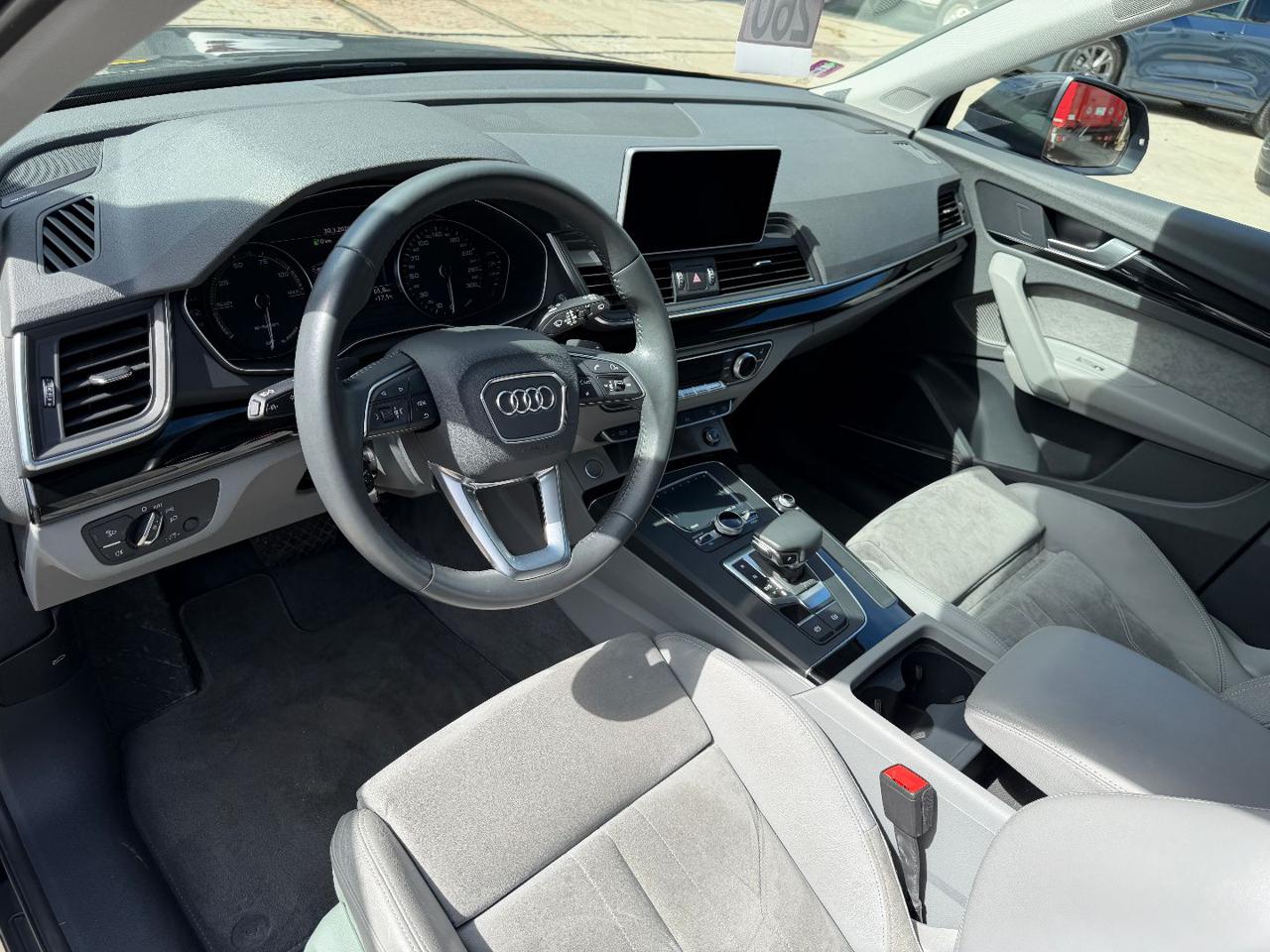 AUDI Q5 50 TFSI e quattro S tronic Business Design PHEV - 11