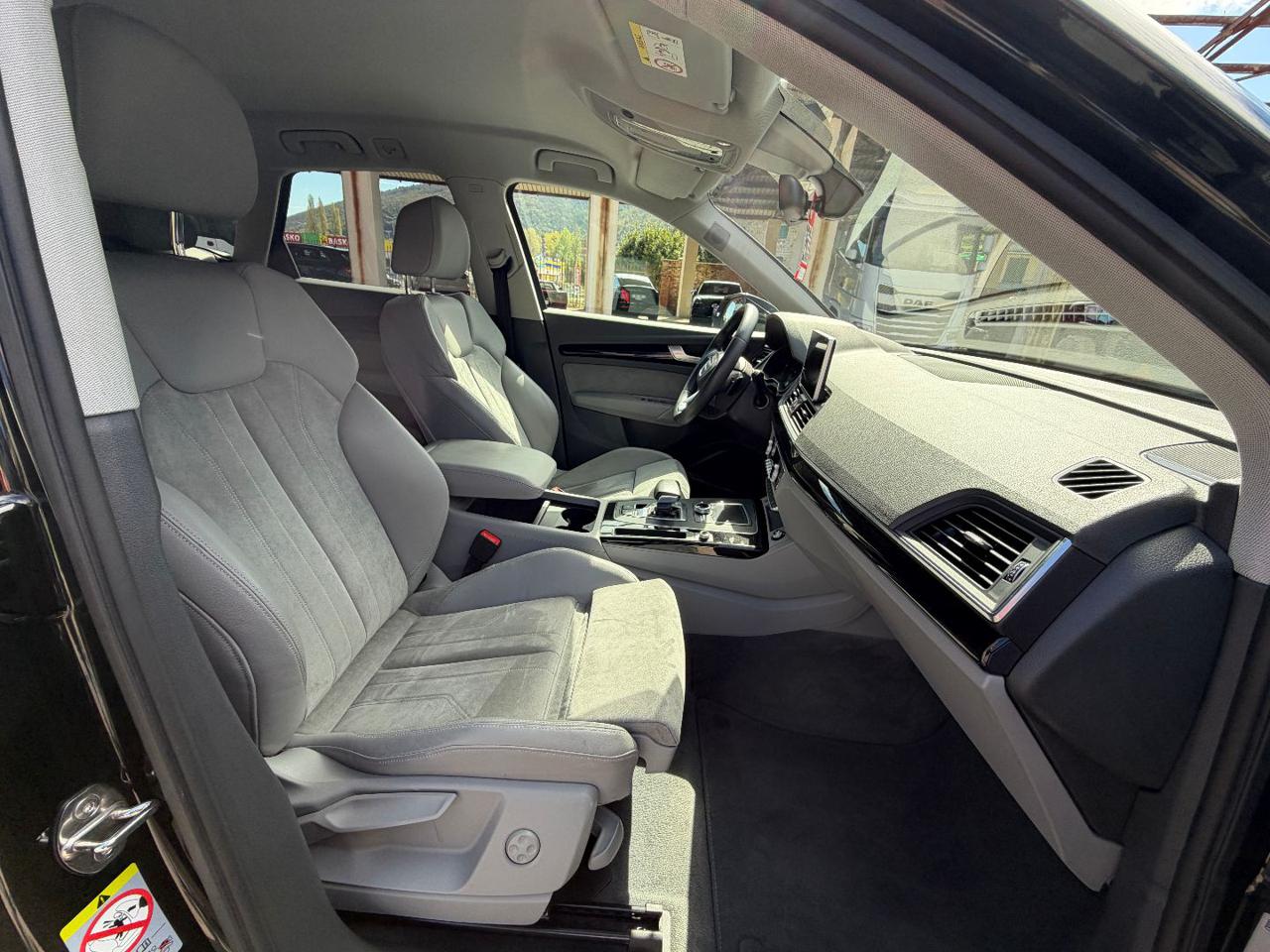 AUDI Q5 50 TFSI e quattro S tronic Business Design PHEV - 16