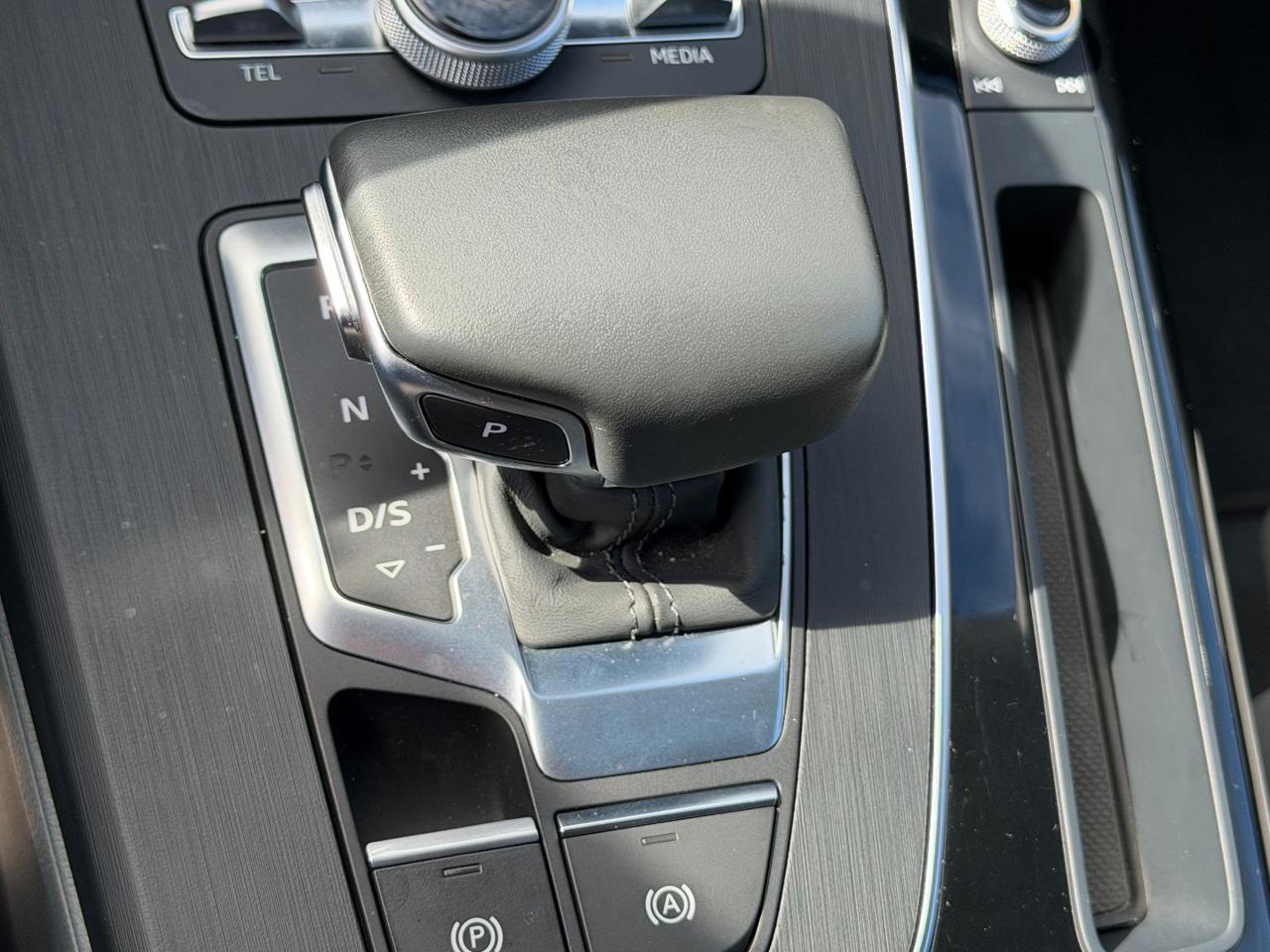 AUDI Q5 50 TFSI e quattro S tronic Business Design PHEV - 23