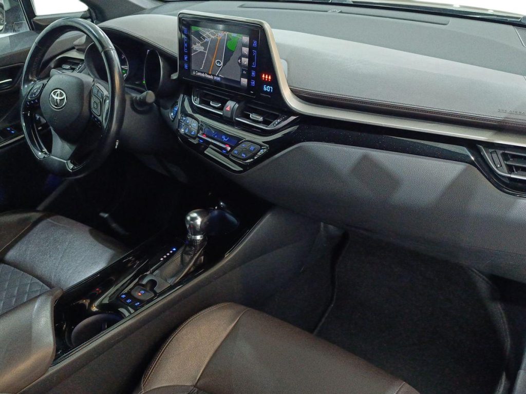 TOYOTA C-HR 1.8 Hybrid E-CVT Lounge - 9