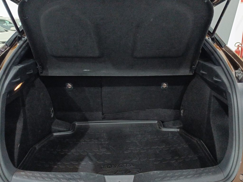 TOYOTA C-HR 1.8 Hybrid E-CVT Lounge - 12