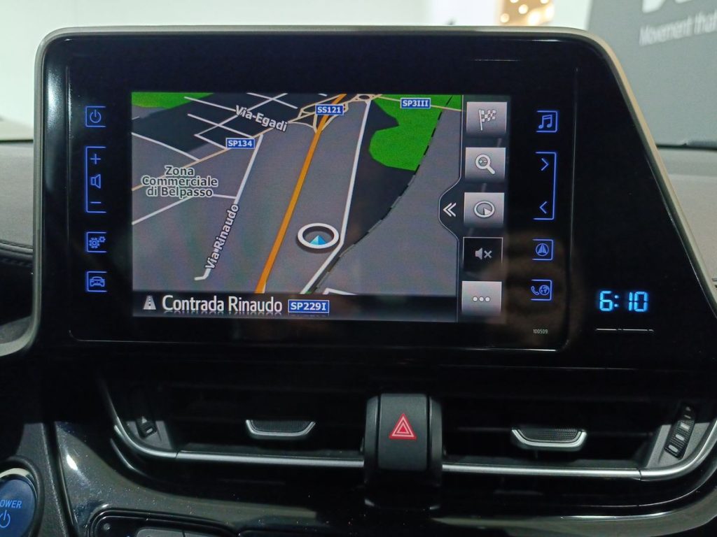 TOYOTA C-HR 1.8 Hybrid E-CVT Lounge - 17