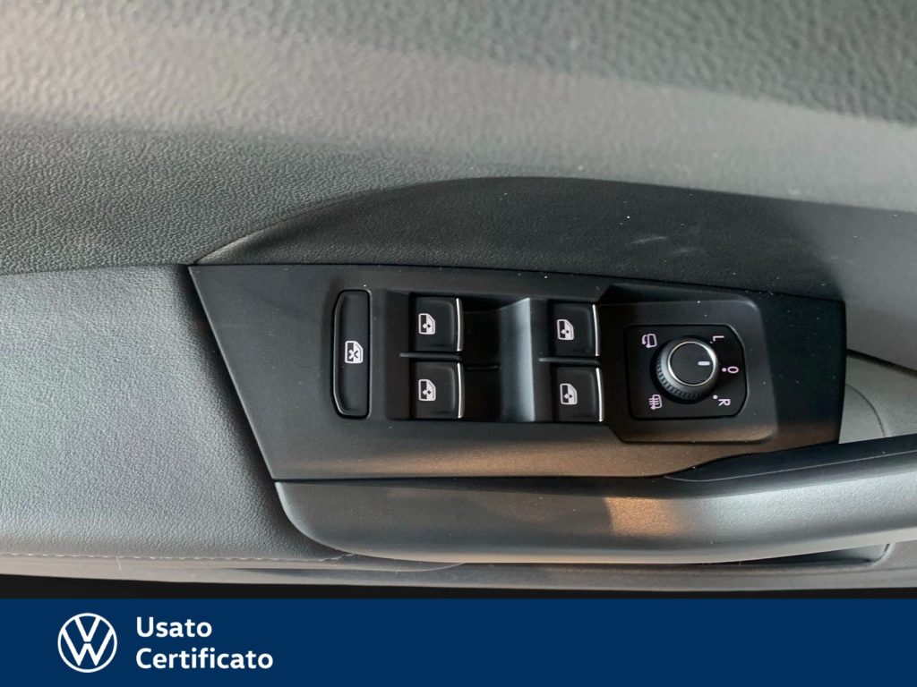 VOLKSWAGEN T-Cross 1.0 tsi r-line 115cv - 16