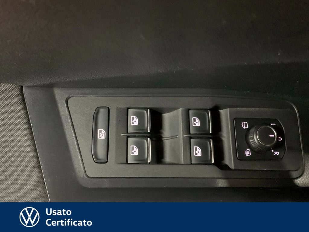 VOLKSWAGEN T-Roc 1.0 tsi style 115cv - 18