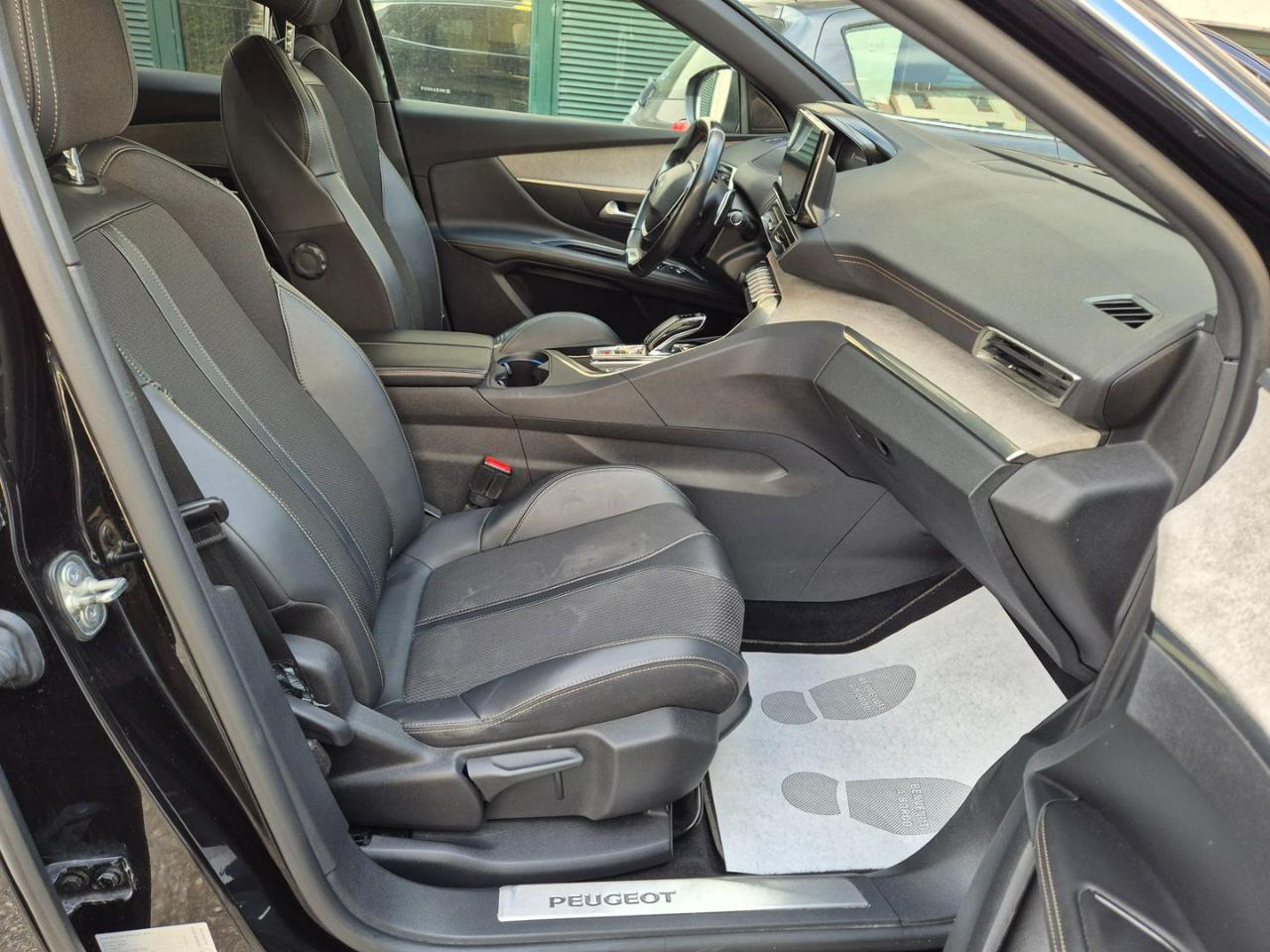 PEUGEOT 3008 BlueHDi 130 S&S EAT8 GT Autocarro N1 - 14