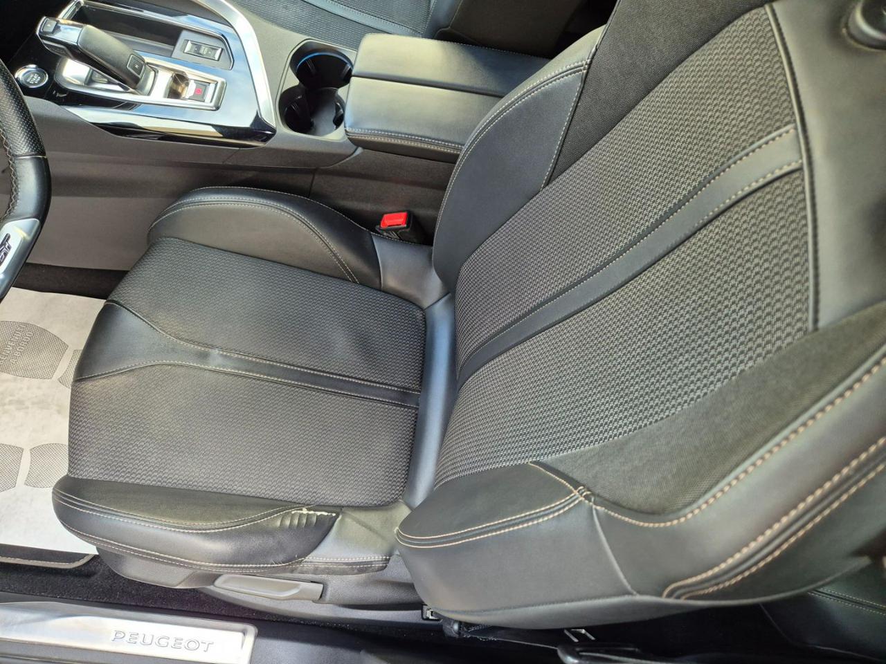 PEUGEOT 3008 BlueHDi 130 S&S EAT8 GT Autocarro N1 - 11