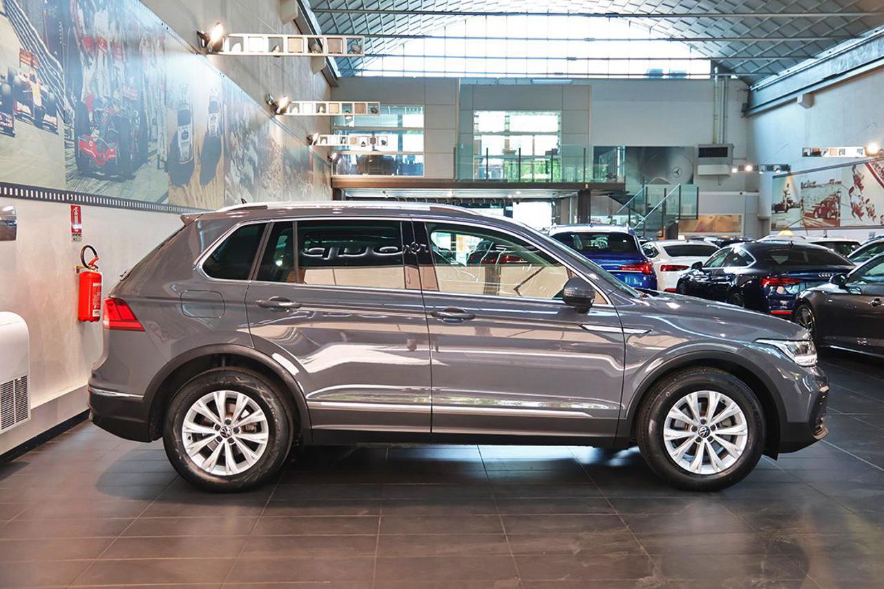 VOLKSWAGEN Tiguan 2.0 TDI 150cv SCR DSG Life - 2