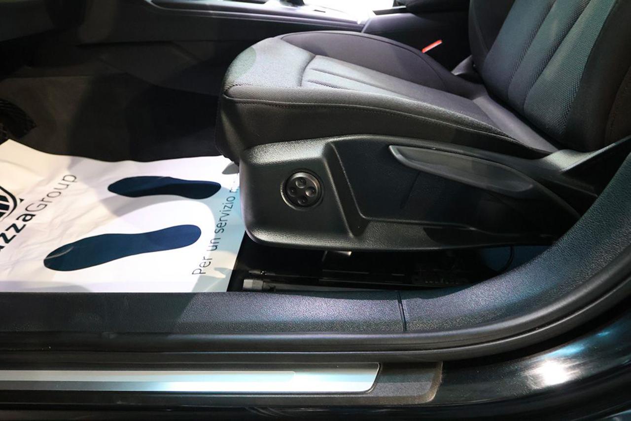 AUDI A4 35 TDI Avant S-Tronic Business Advanced - 40