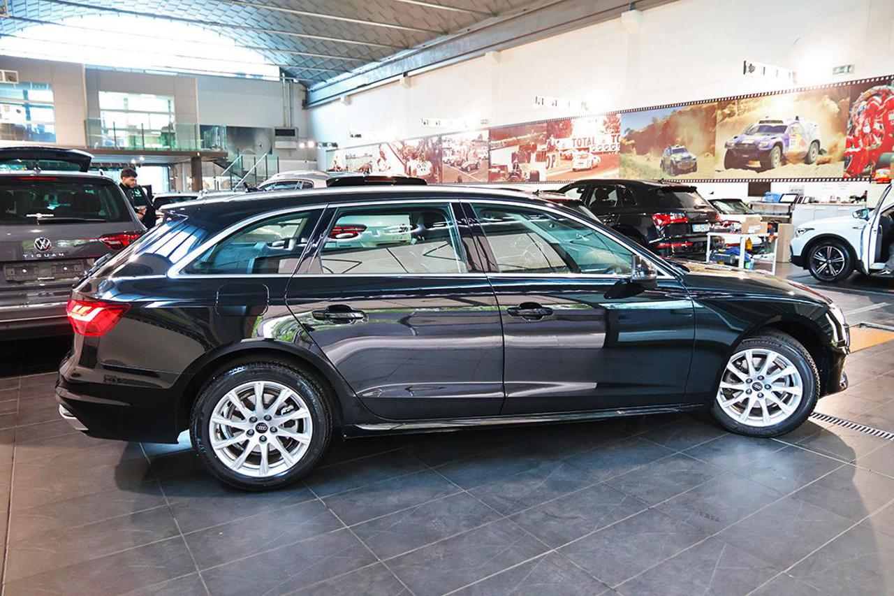 AUDI A4 35 TDI Avant S-Tronic Business Advanced - 10
