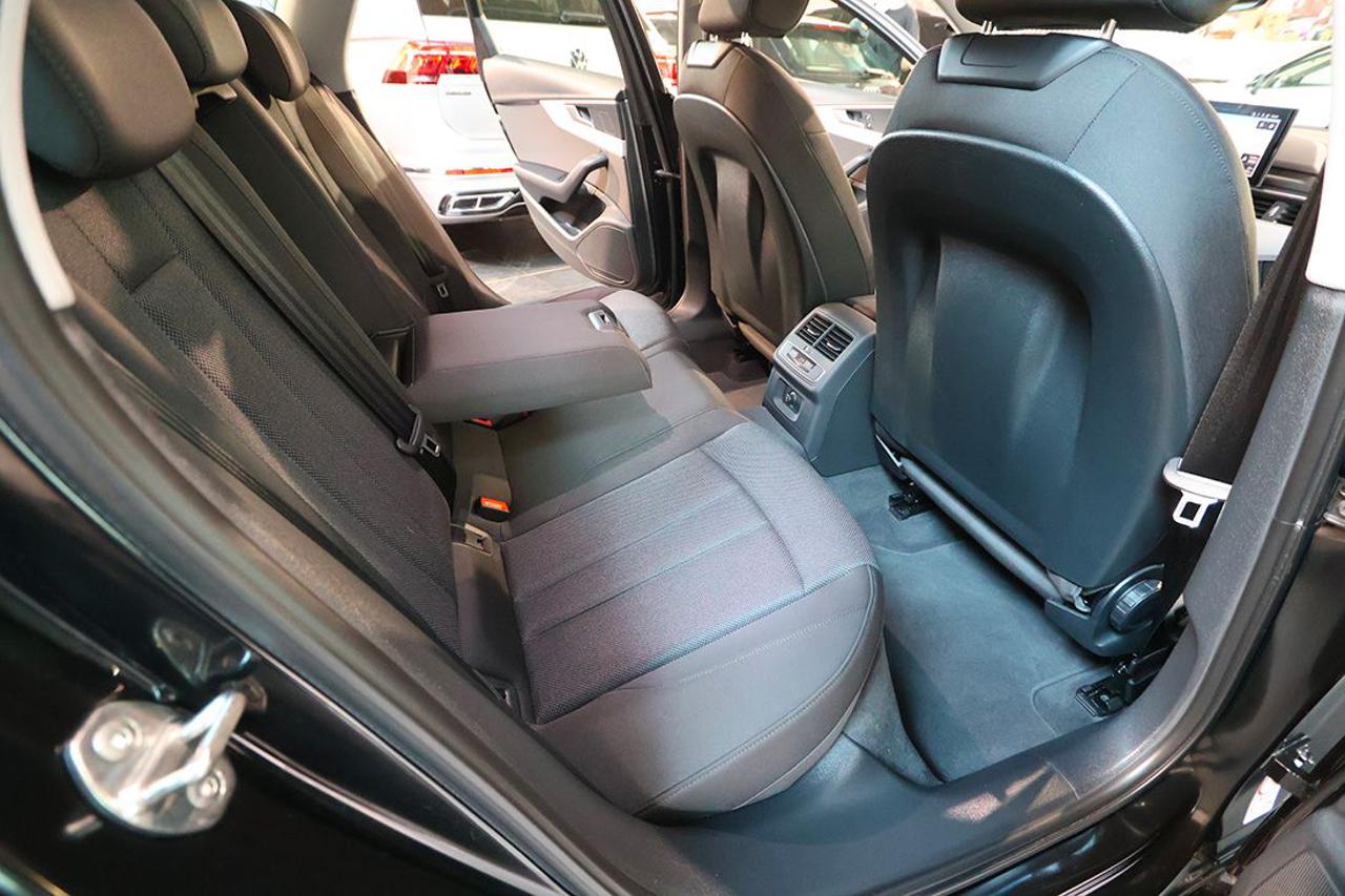 AUDI A4 35 TDI Avant S-Tronic Business Advanced - 19
