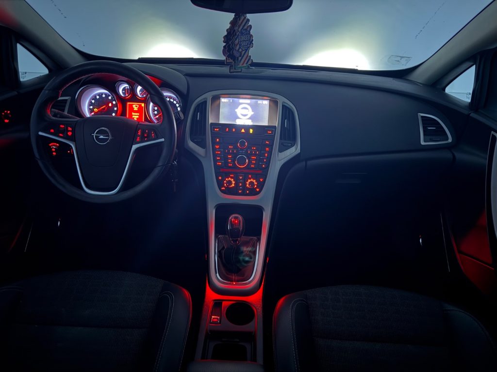 OPEL Astra GTC 1.6 Turbo 180CV 3 porte Cosmo S - 4