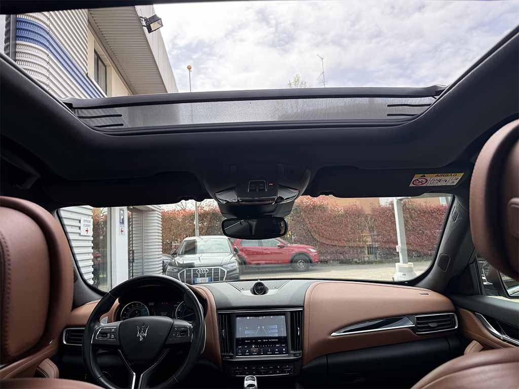 MASERATI Levante MHEV GT TETTO APRIBILE CERCHI 20 IVA ESPOSTA - 30