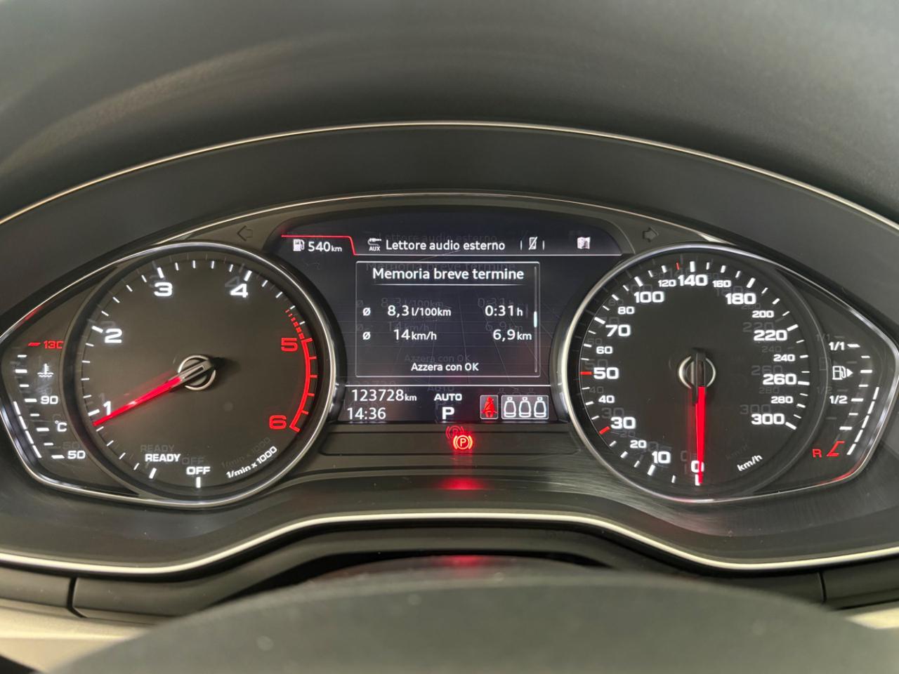 AUDI A4 Avant 30 TDI S tronic Business PREZZO REALE! - 9