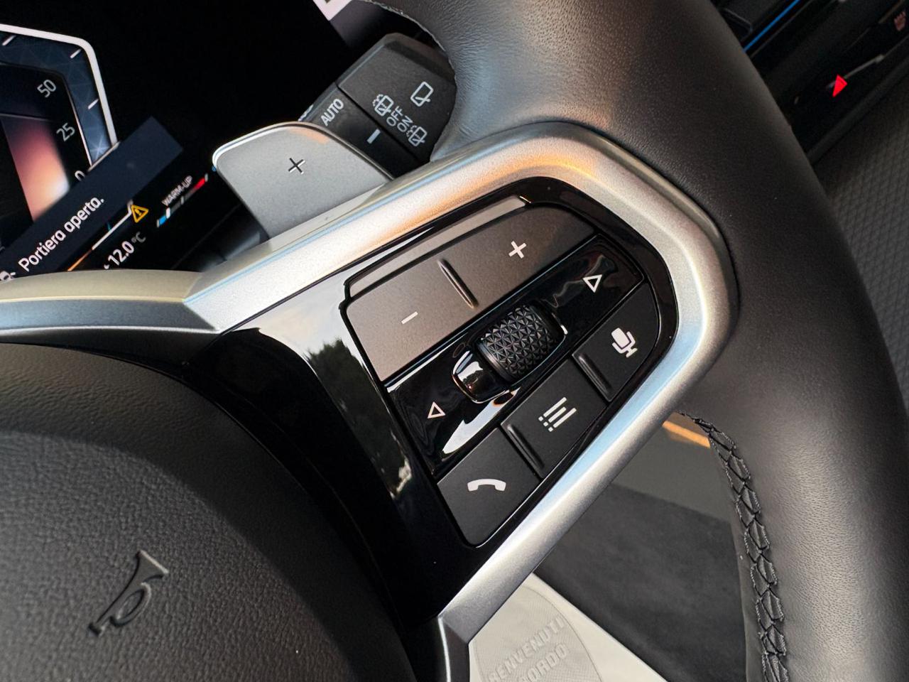 BMW 320 d 48V xDrive Touring Msport Pro TOTAL BLACK. - 25