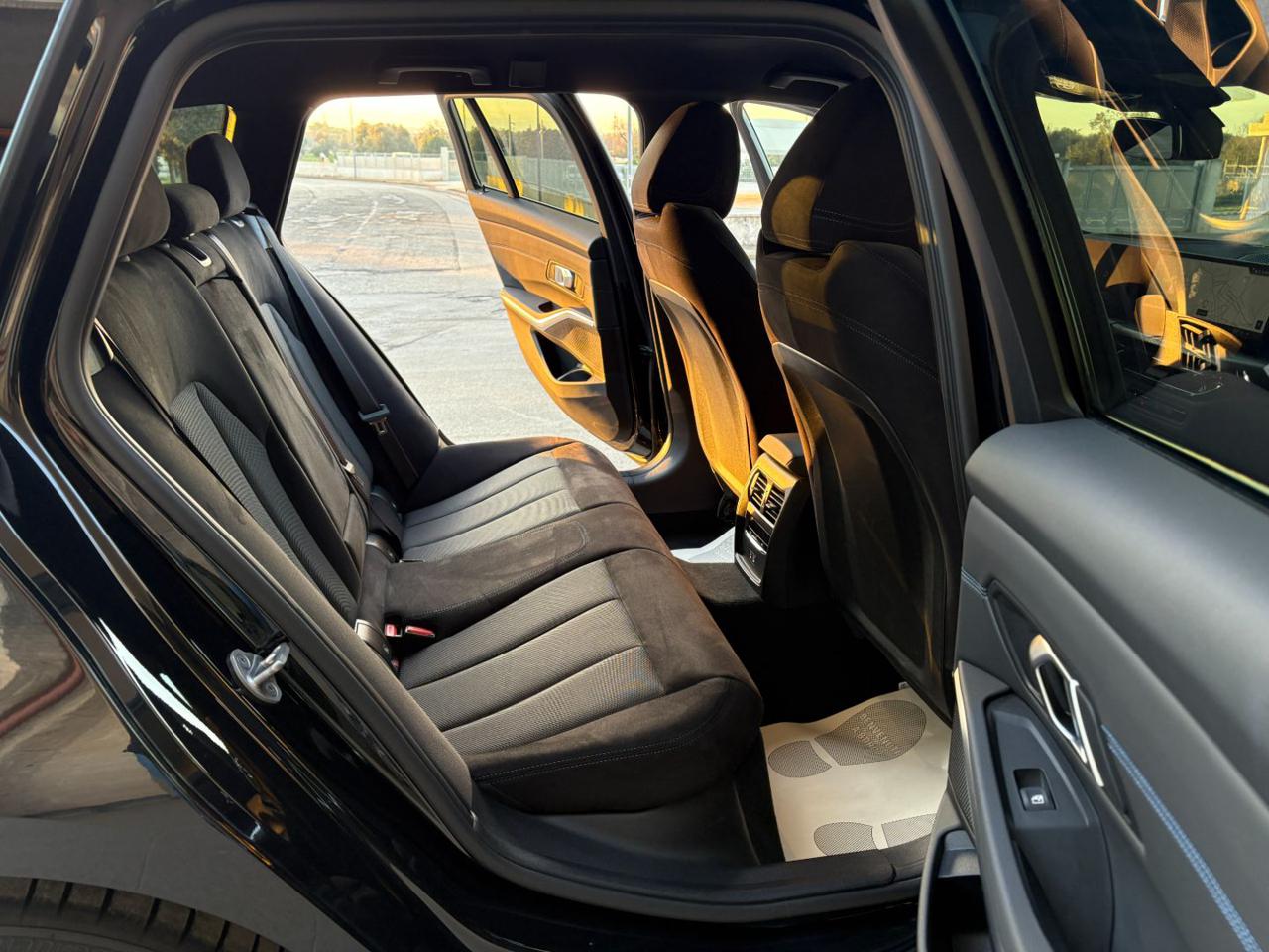 BMW 320 d 48V xDrive Touring Msport Pro TOTAL BLACK. - 11