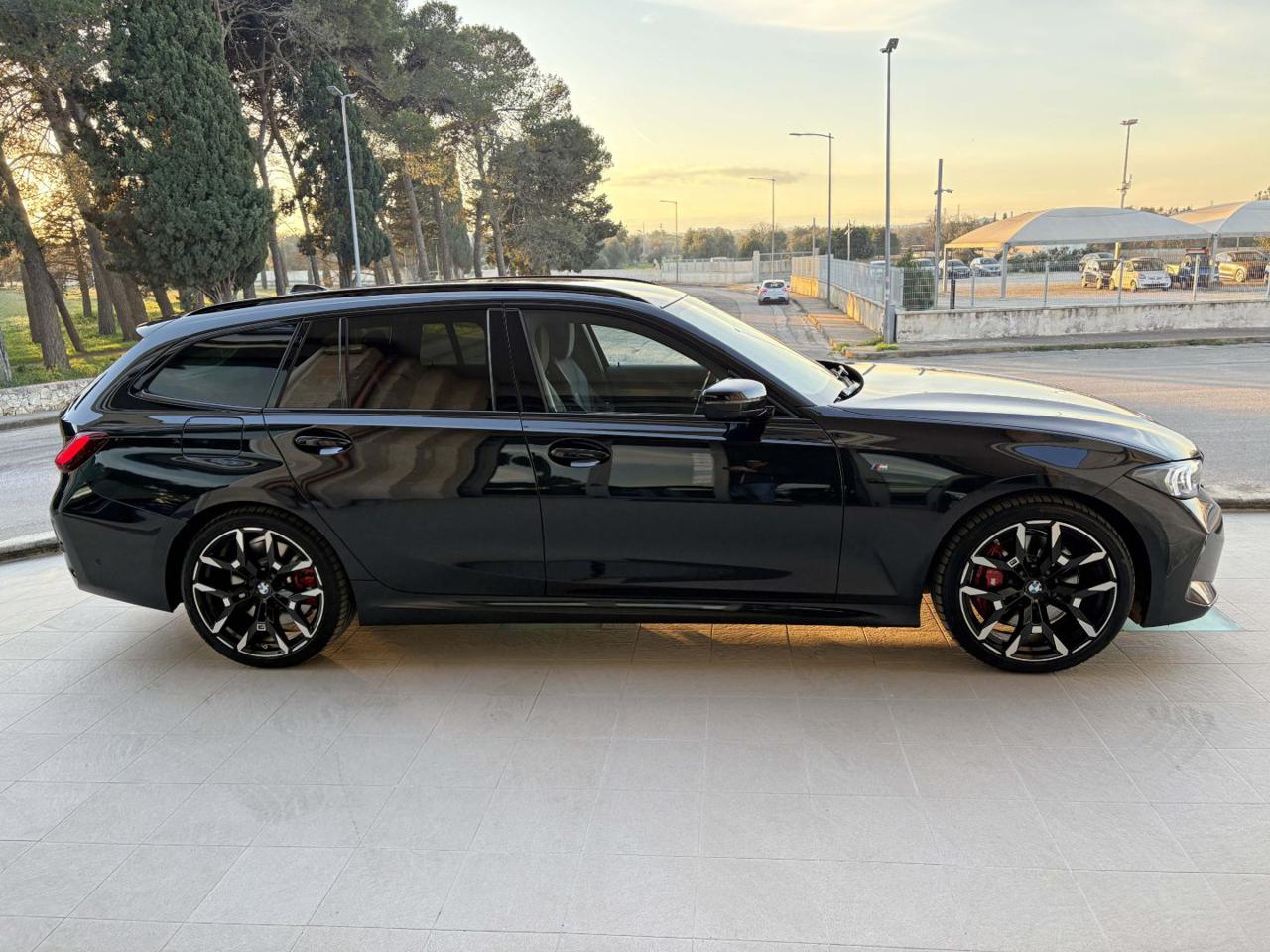 BMW 320 d 48V xDrive Touring Msport Pro TOTAL BLACK. - 4