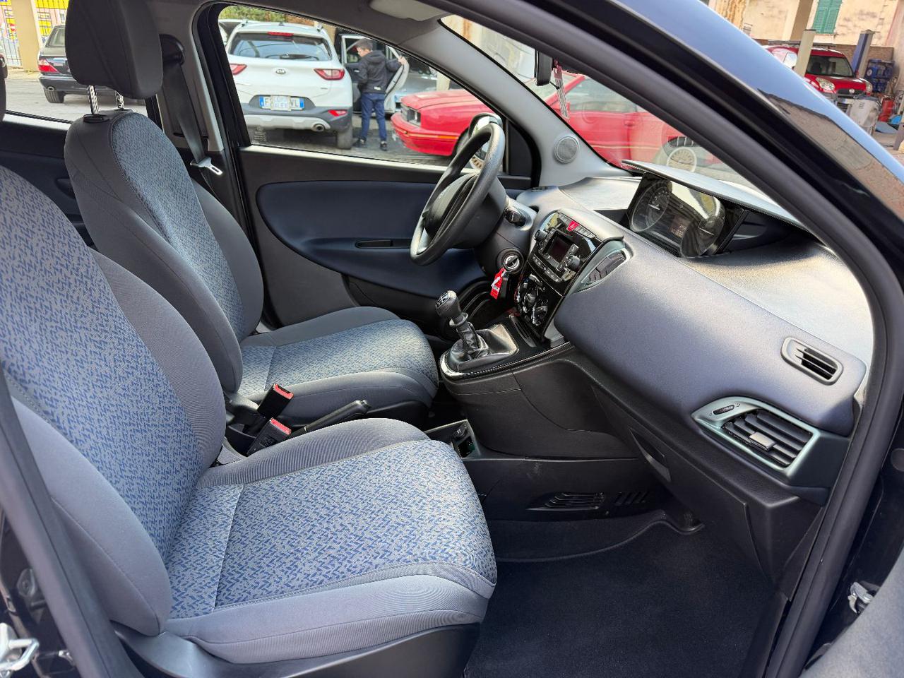 LANCIA Ypsilon 1.0 FireFly 5 porte S&S Hybrid Oro - 9