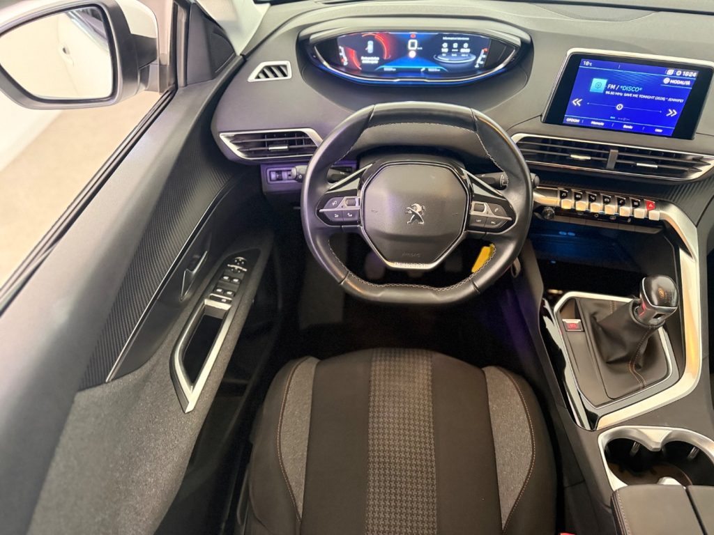 PEUGEOT 3008 PureTech Turbo 130 S&S Allure - 9