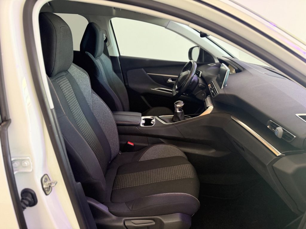 PEUGEOT 3008 PureTech Turbo 130 S&S Allure - 15