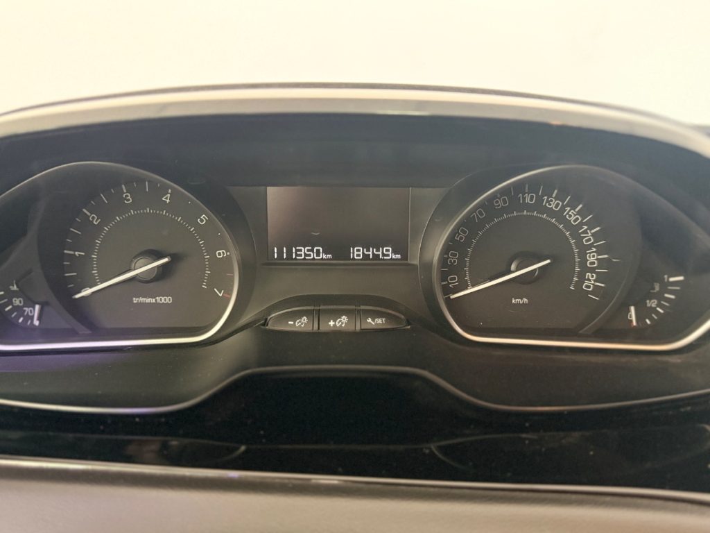 PEUGEOT 208 1° serie PureTech 82 5 porte Allure - 2