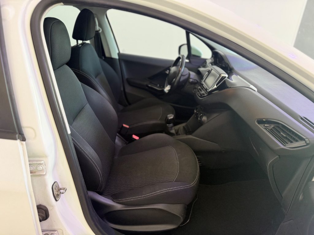 PEUGEOT 208 1° serie PureTech 82 5 porte Allure - 13