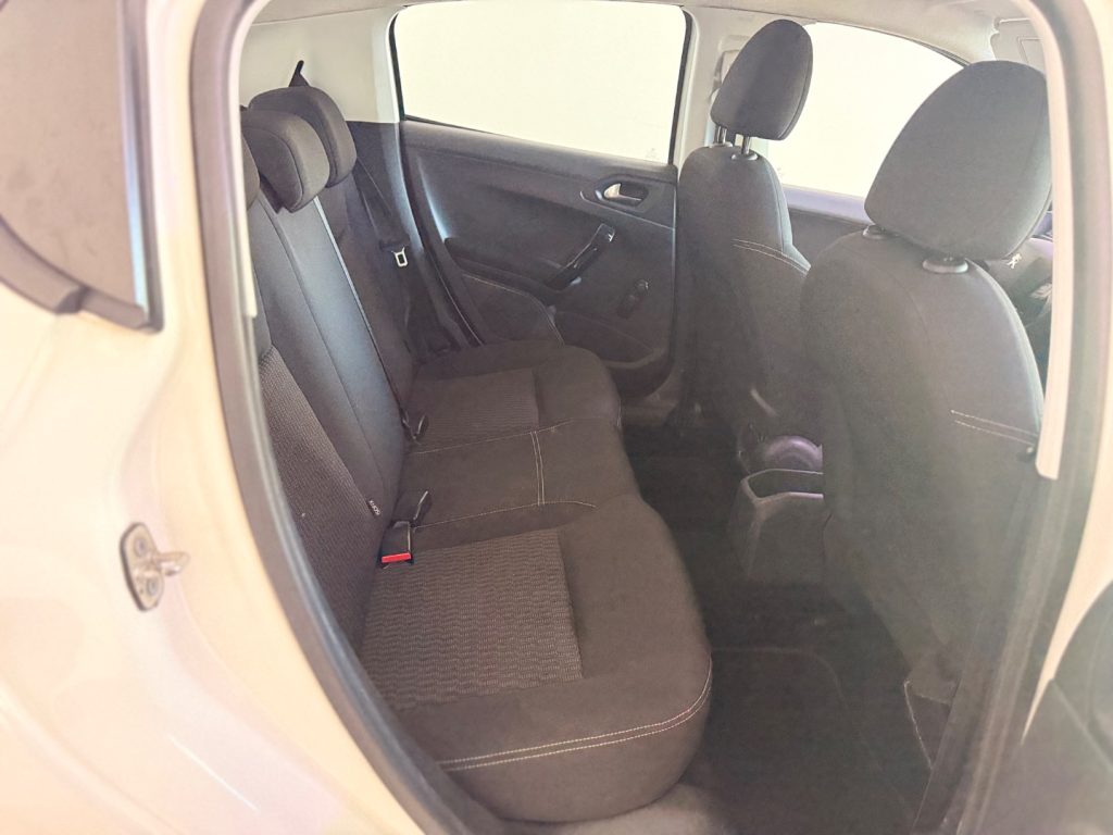 PEUGEOT 208 1° serie PureTech 82 5 porte Allure - 14