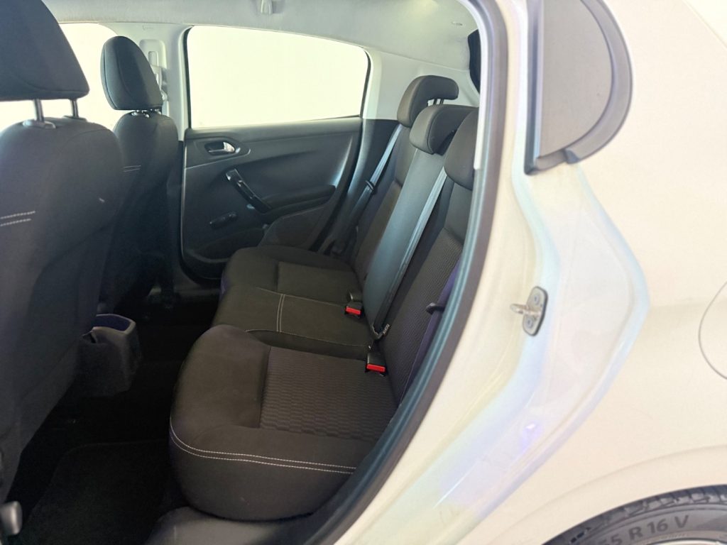 PEUGEOT 208 1° serie PureTech 82 5 porte Allure - 15