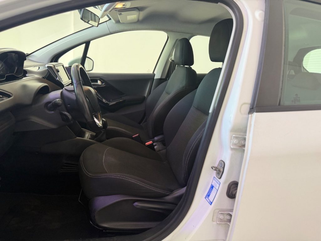 PEUGEOT 208 1° serie PureTech 82 5 porte Allure - 16