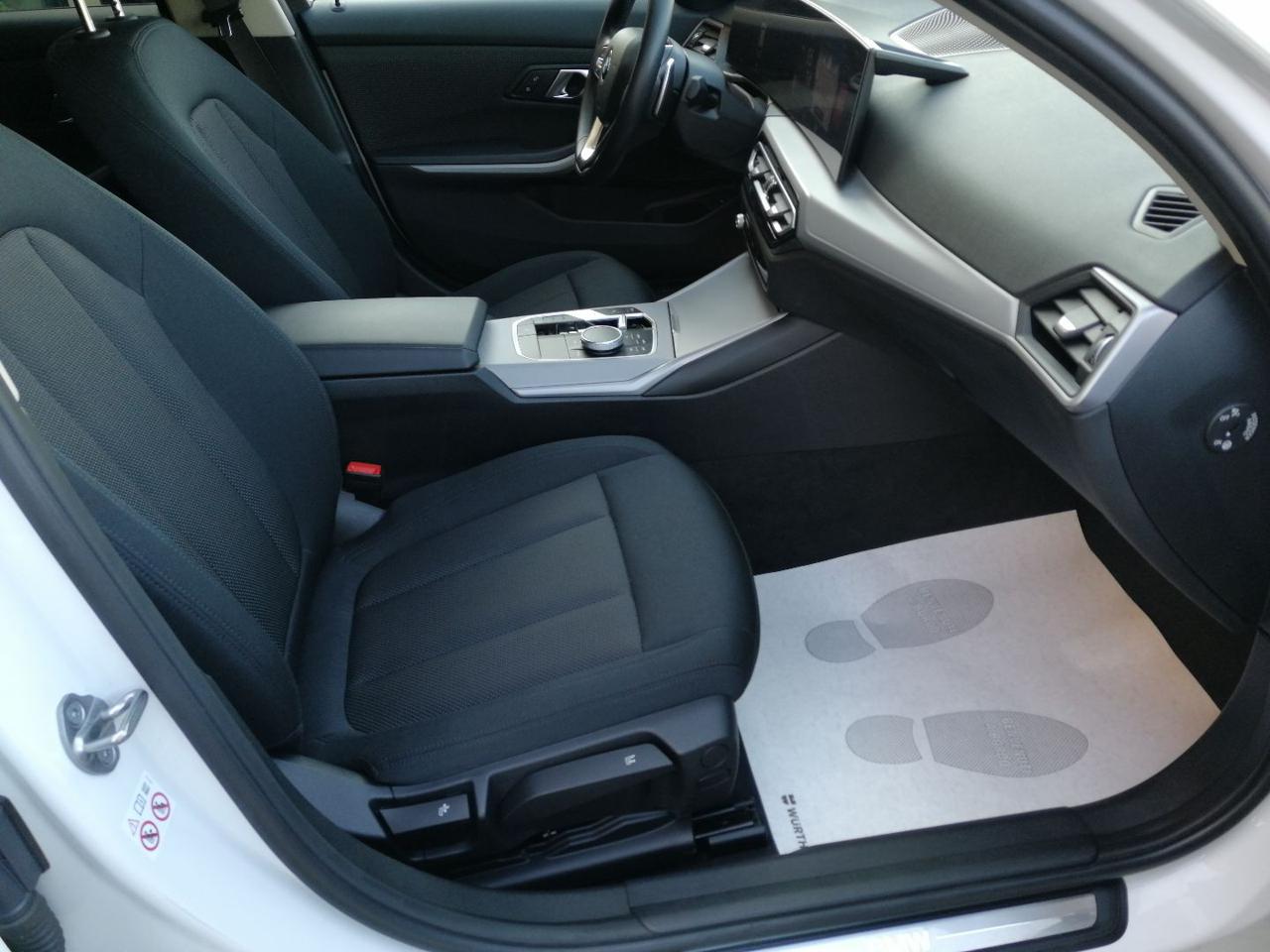 BMW 318 d 48V Touring Business Advantage - 11