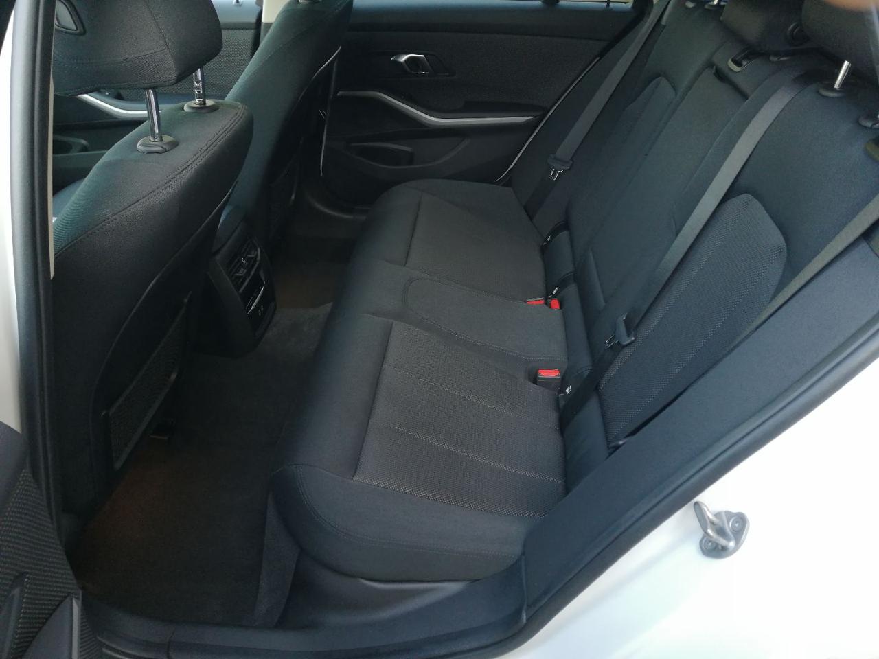 BMW 318 d 48V Touring Business Advantage - 8