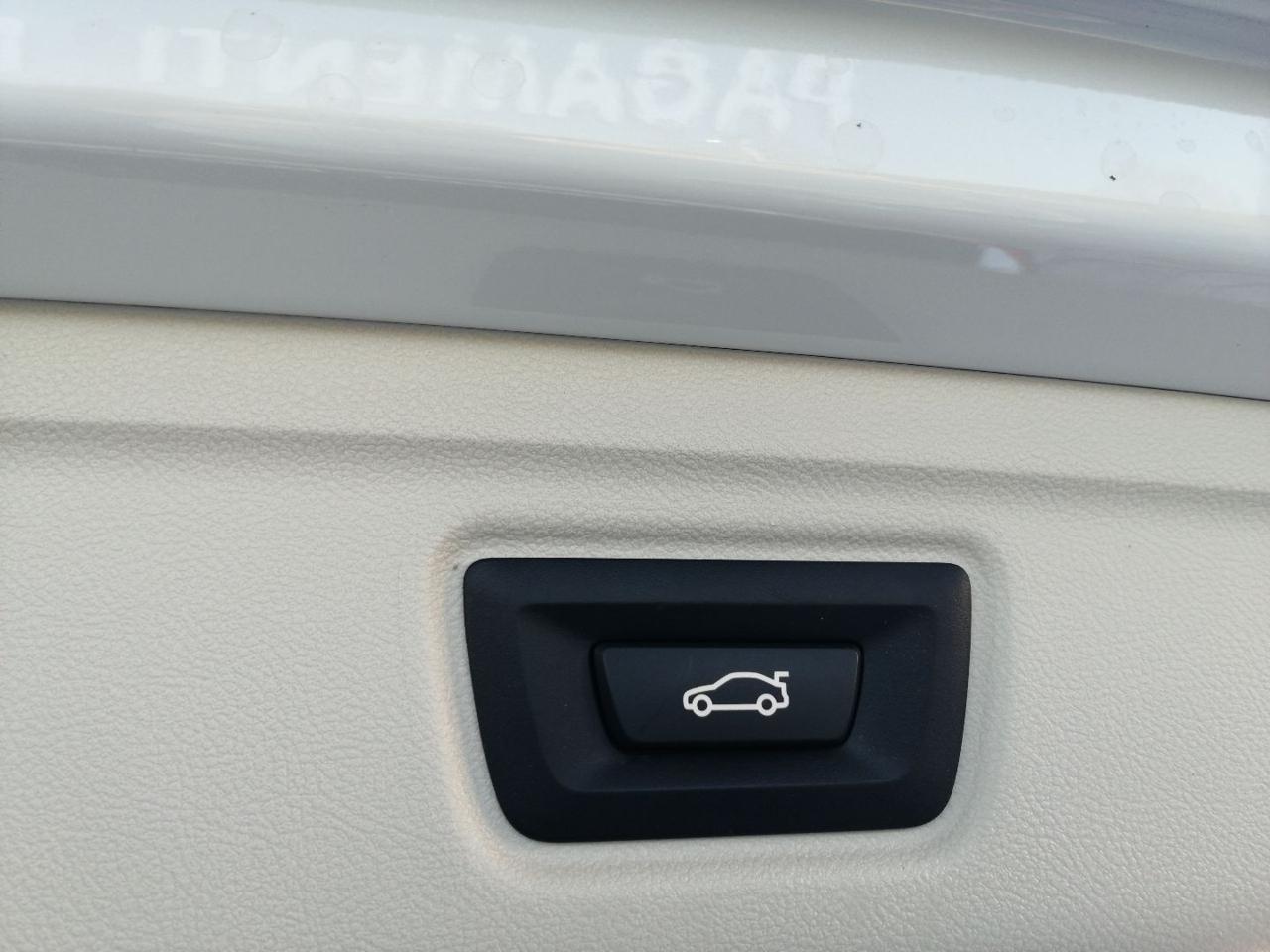 BMW 318 d 48V Touring Business Advantage - 23