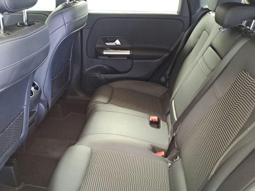 MERCEDES-BENZ B 180 d Automatic - 10