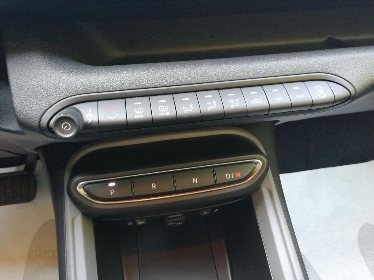 JEEP Avenger 1.2 Turbo MHEV Longitude + Winter Pack - 21