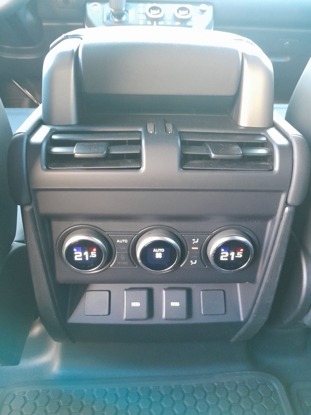 LAND ROVER Defender 3.0D I6 200 110 X-DYNAMIC SE AWD 7POSTI - 24