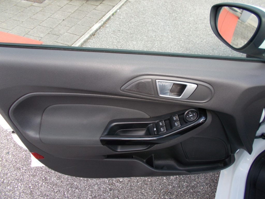 FORD Fiesta 1.0 80CV 5 porte Titanium - 14