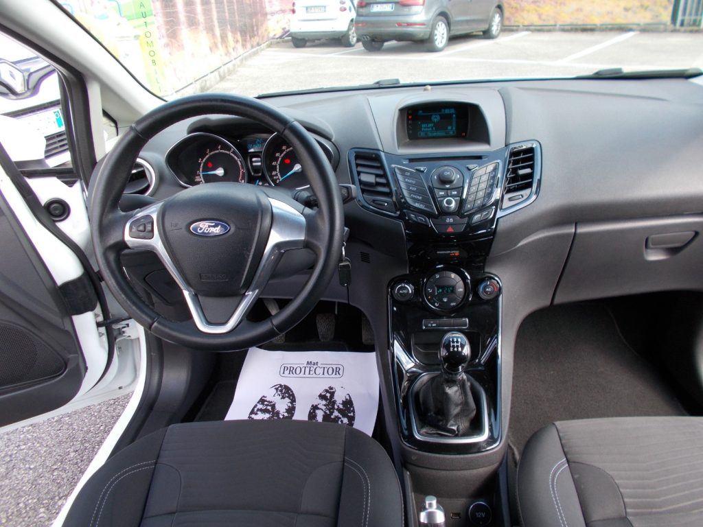 FORD Fiesta 1.0 80CV 5 porte Titanium - 10