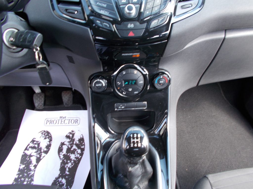 FORD Fiesta 1.0 80CV 5 porte Titanium - 12